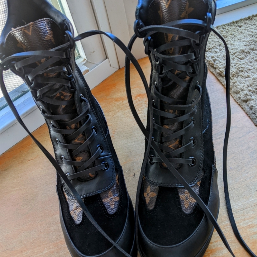 Louis Vuitton Laureate Desert Boot